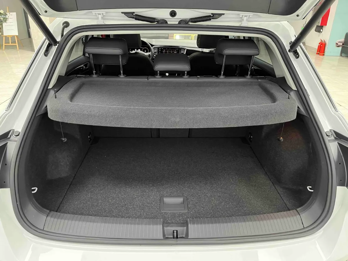 2021 Volkswagen T-Roc 1.4T 150HP L4 7DCT,autocango,china used car exporter,china ev exporter,chinese used car exporter,chinese used ev exporter