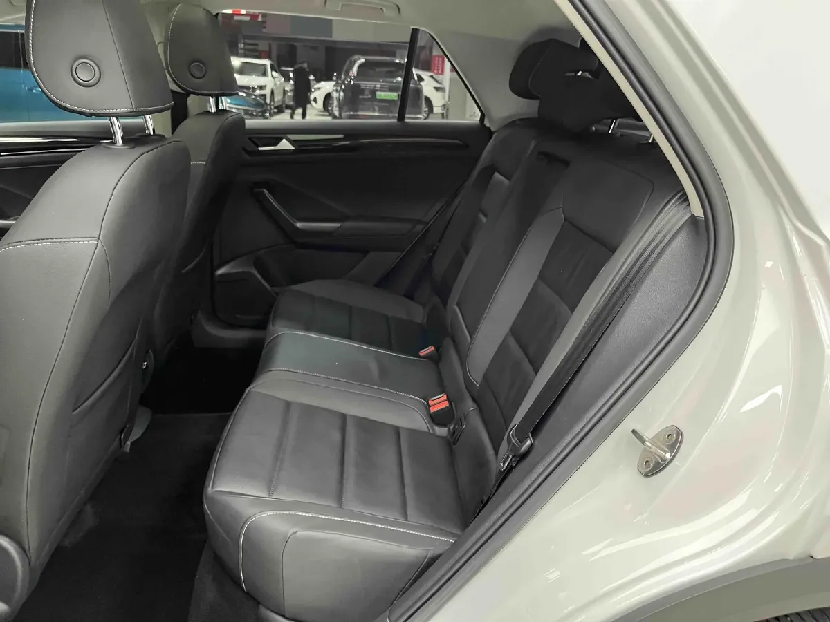 2021 Volkswagen T-Roc 1.4T 150HP L4 7DCT,autocango,china used car exporter,china ev exporter,chinese used car exporter,chinese used ev exporter