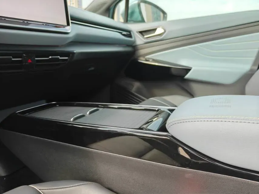 2025 Volkswagen ID.4 X BEV 52.8KWH,autocango,china used car exporter,china ev exporter,chinese used car exporter,chinese used ev exporter