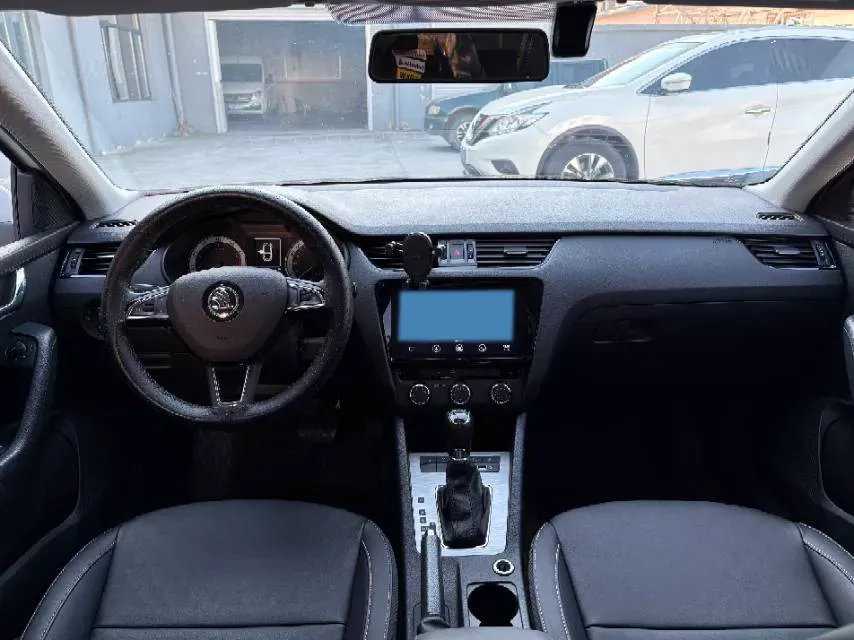 2021 Skoda Octavia 1.5L 113HP L4 6AT,autocango,china used car exporter,china ev exporter,chinese used car exporter,chinese used ev exporter