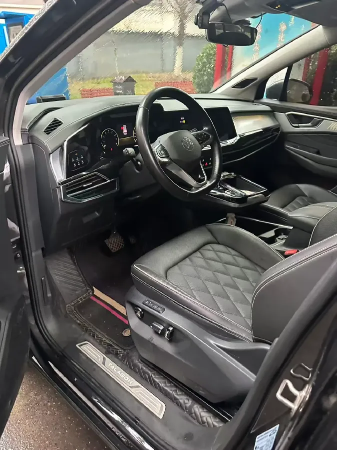 2022 Volkswagen Talagon 2.5T 299HP V6 7DCT,autocango,china used car exporter,china ev exporter,chinese used car exporter,chinese used ev exporter