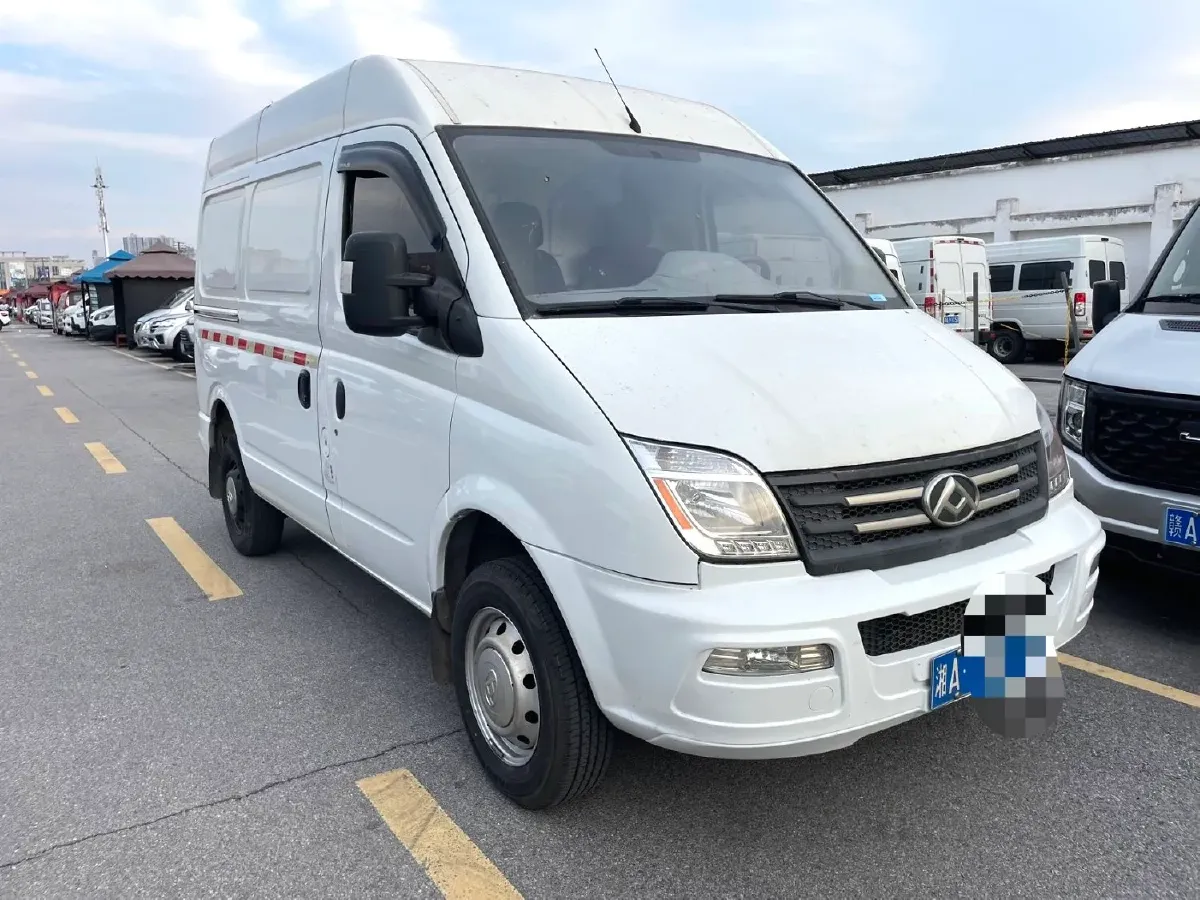 2021 MAXUS XinTu V80 2.0T 127HP L4 6MT,autocango,china used car exporter,china ev exporter,chinese used car exporter,chinese used ev exporter