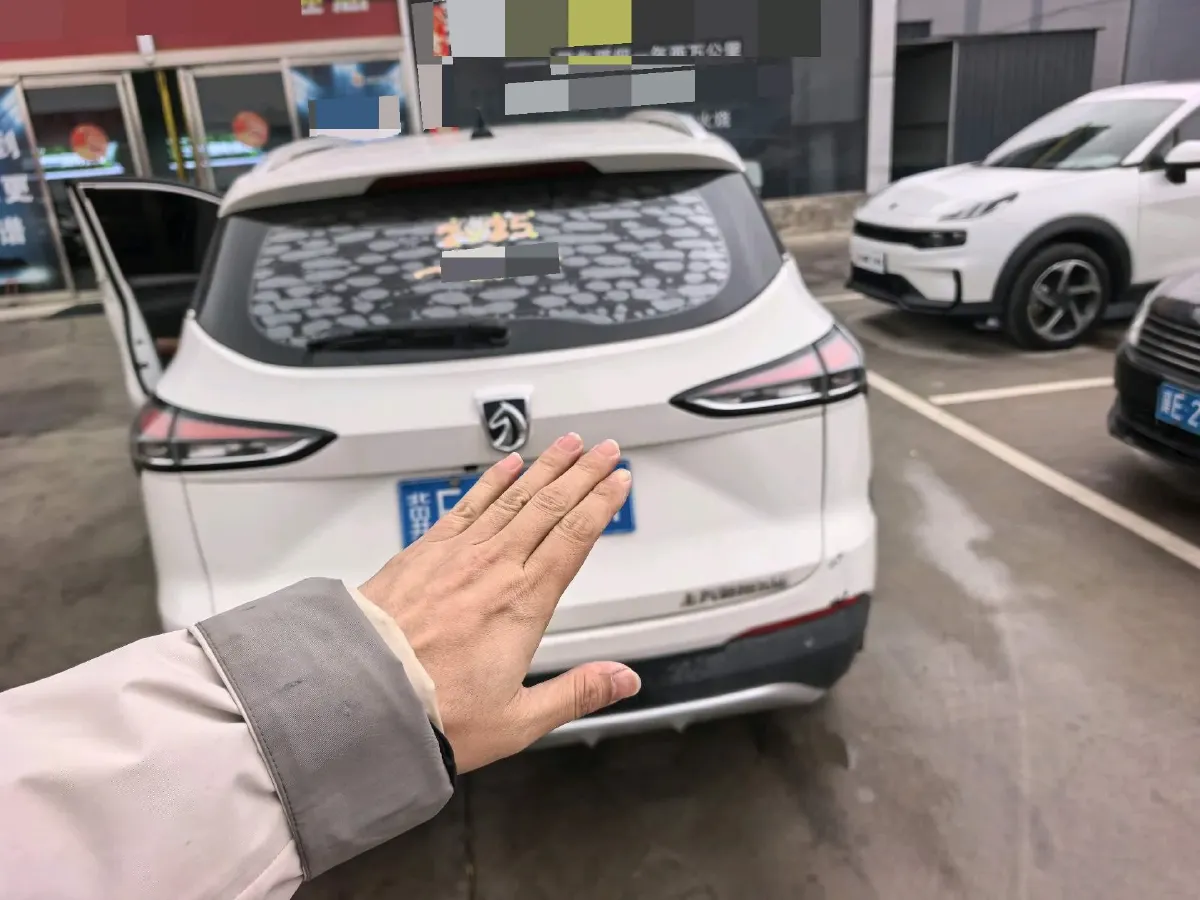 2019 BaoJun 730 1.5L 105HP L4 6MT,autocango,china used car exporter,china ev exporter,chinese used car exporter,chinese used ev exporter