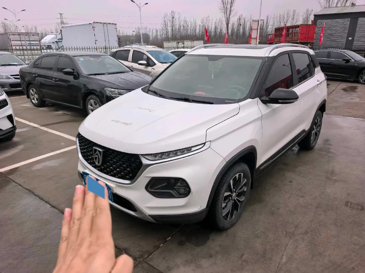 2019 BaoJun 730 1.5L 105HP L4 6MT,autocango,china used car exporter,china ev exporter,chinese used car exporter,chinese used ev exporter