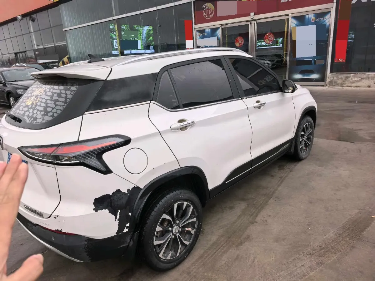 2019 BaoJun 730 1.5L 105HP L4 6MT,autocango,china used car exporter,china ev exporter,chinese used car exporter,chinese used ev exporter