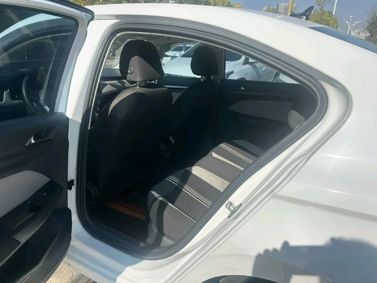 2023 Volkswagen Bora 1.2T 116HP L4 7DCT,autocango,china used car exporter,china ev exporter,chinese used car exporter,chinese used ev exporter