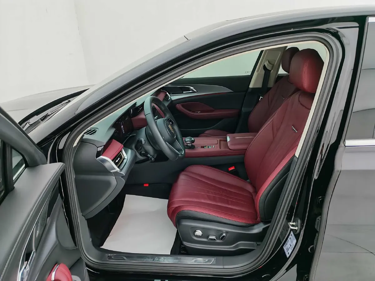 2024 HongQi H5 2.0T 224HP L4 8AT,autocango,china used car exporter,china ev exporter,chinese used car exporter,chinese used ev exporter