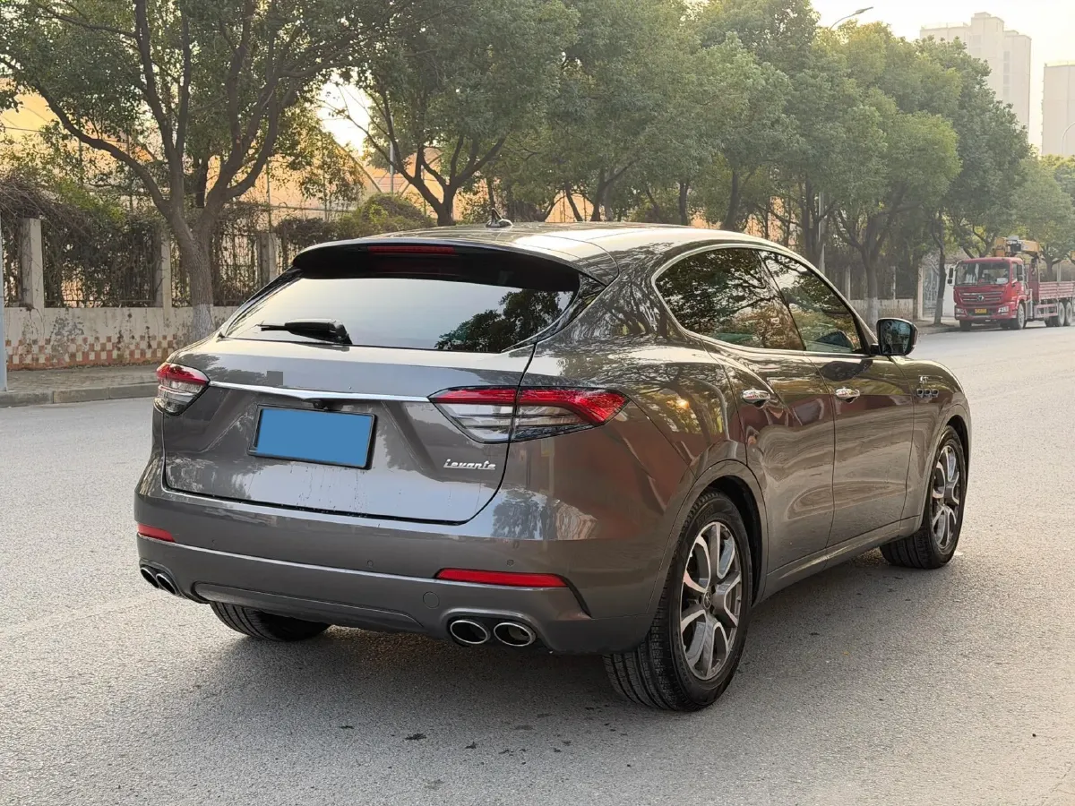 2022 Maserati Levante 2.0T 330HP L4 8AT,autocango,china used car exporter,china ev exporter,chinese used car exporter,chinese used ev exporter