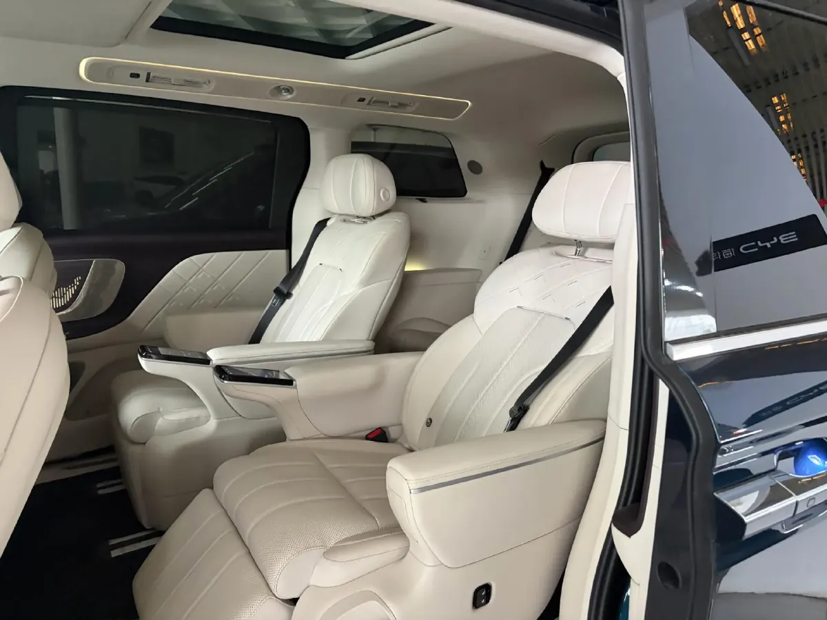 2026 Voyah Dream 1.5T 150HP L4 PHEV,autocango,china used car exporter,china ev exporter,chinese used car exporter,chinese used ev exporter