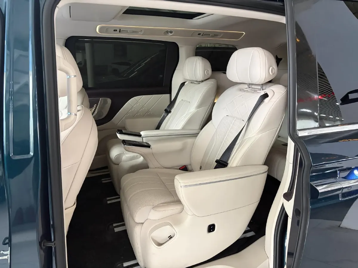 2026 Voyah Dream 1.5T 150HP L4 PHEV,autocango,china used car exporter,china ev exporter,chinese used car exporter,chinese used ev exporter