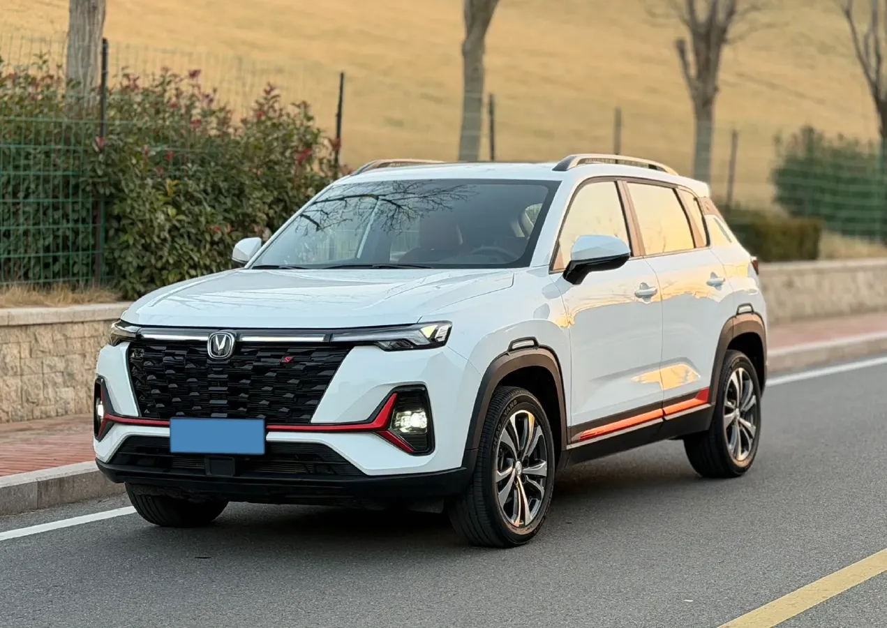 2023 ChangAn CS35 Plus 1.4T 160HP L4 7DCT,autocango,china used car exporter,china ev exporter,chinese used car exporter,chinese used ev exporter