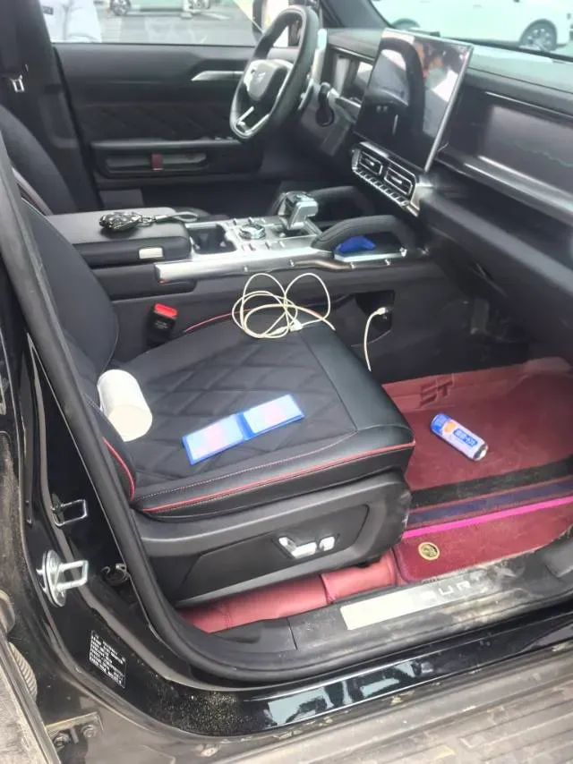 2025 Jetour Traveller 2.0T 254HP L4 7DCT,autocango,china used car exporter,china ev exporter,chinese used car exporter,chinese used ev exporter