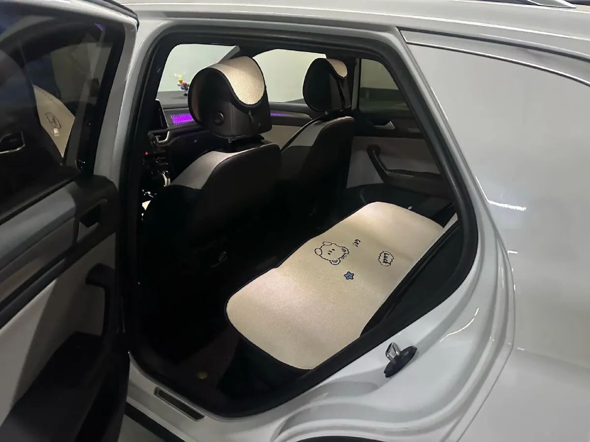 2025 Volkswagen T-Roc 1.5T 160HP L4 7DCT,autocango,china used car exporter,china ev exporter,chinese used car exporter,chinese used ev exporter