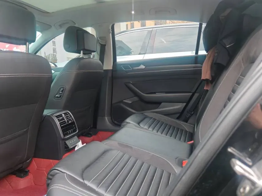 2020 Volkswagen Magotan 2.0T 186HP L4 7DCT,autocango,china used car exporter,china ev exporter,chinese used car exporter,chinese used ev exporter