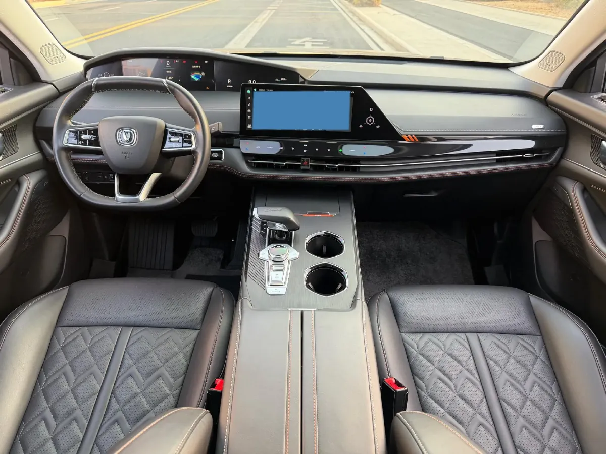 2021 ChangAn UNI-K 2.0T 233HP L4 8AT,autocango,china used car exporter,china ev exporter,chinese used car exporter,chinese used ev exporter