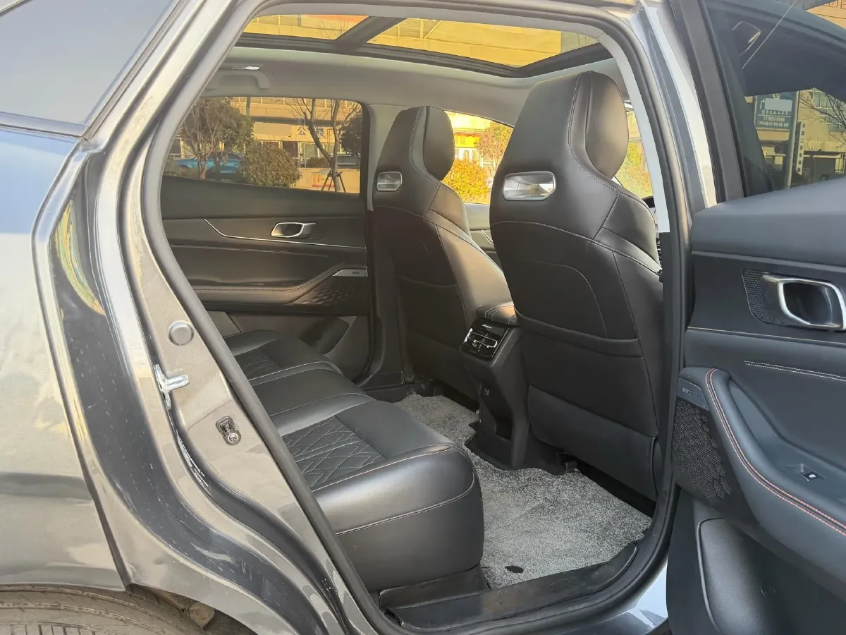 2021 ChangAn UNI-K 2.0T 233HP L4 8AT,autocango,china used car exporter,china ev exporter,chinese used car exporter,chinese used ev exporter