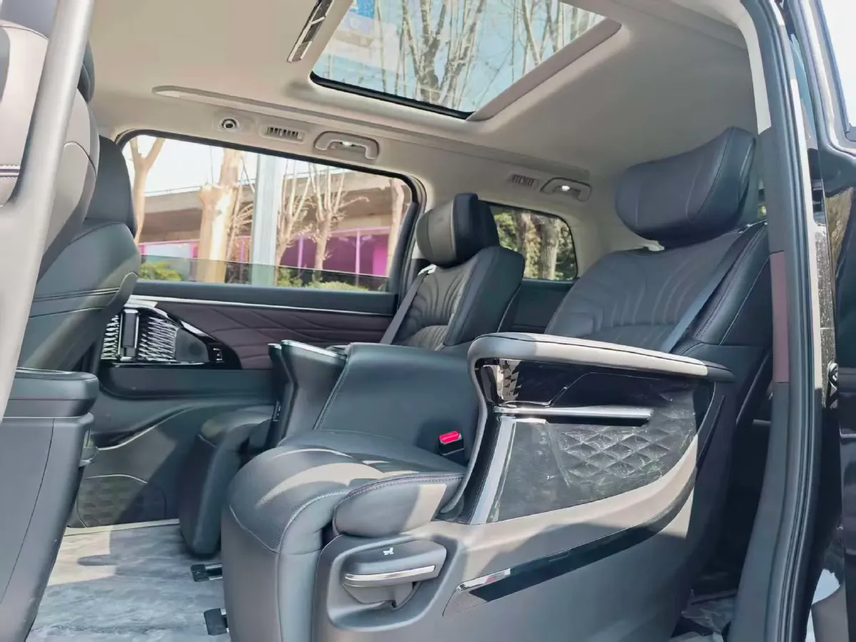 2024 GAC Trumpchi M8 2.0T 252HP L4 8AT,autocango,china used car exporter,china ev exporter,chinese used car exporter,chinese used ev exporter