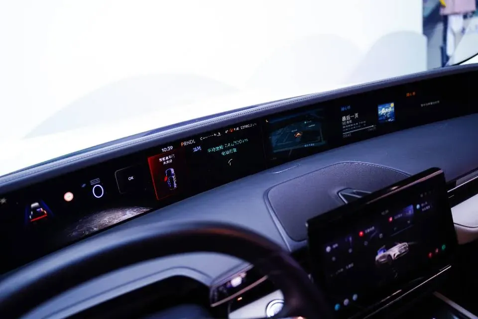 2025 Lincoln Nautilus 2.0T 282HP L4 E-CVT Hybrid,autocango,china used car exporter,china ev exporter,chinese used car exporter,chinese used ev exporter