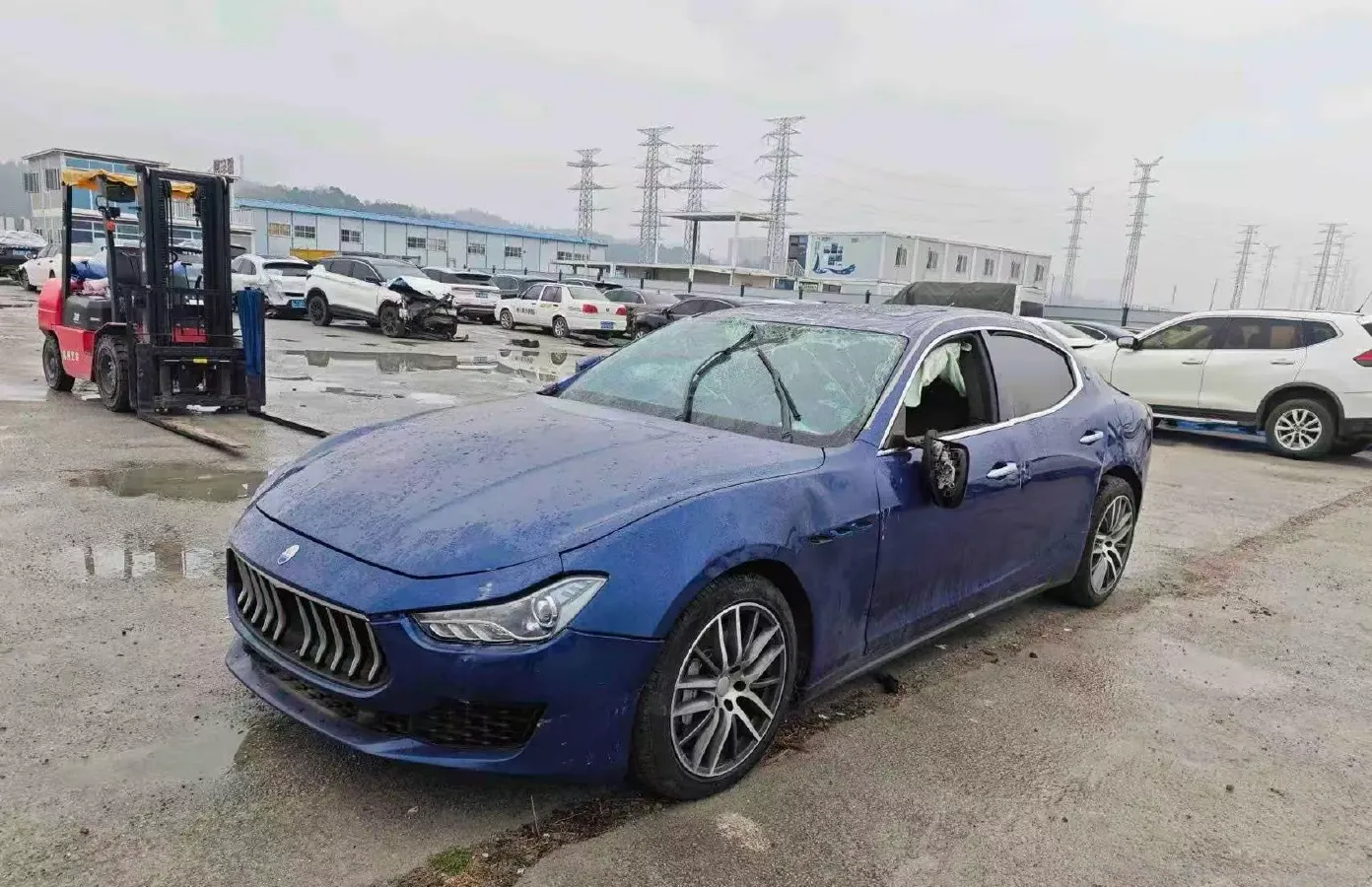 2021 Maserati Ghibli 2.0T 330HP L4 8AT,autocango,china used car exporter,china ev exporter,chinese used car exporter,chinese used ev exporter