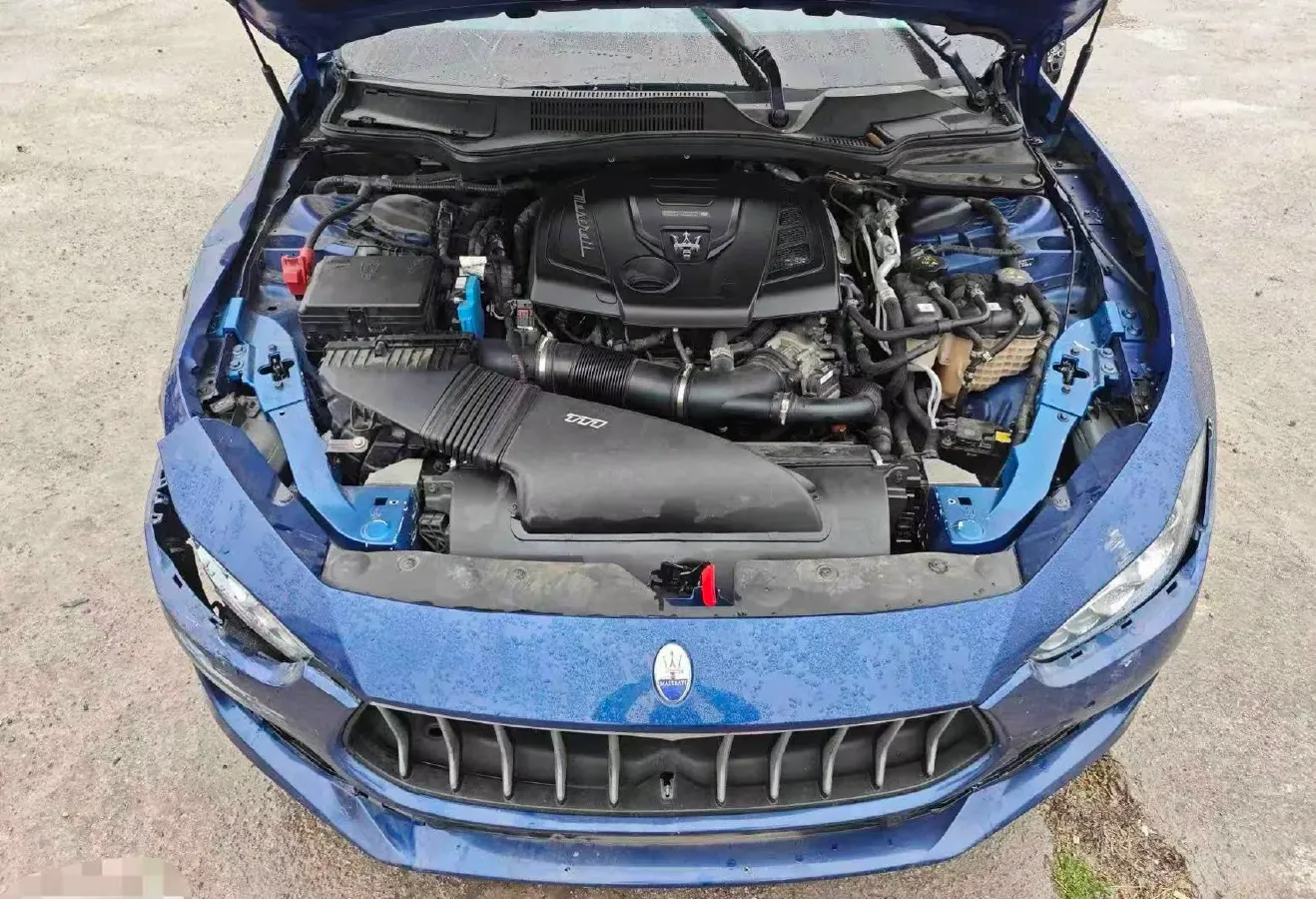 2021 Maserati Ghibli 2.0T 330HP L4 8AT,autocango,china used car exporter,china ev exporter,chinese used car exporter,chinese used ev exporter