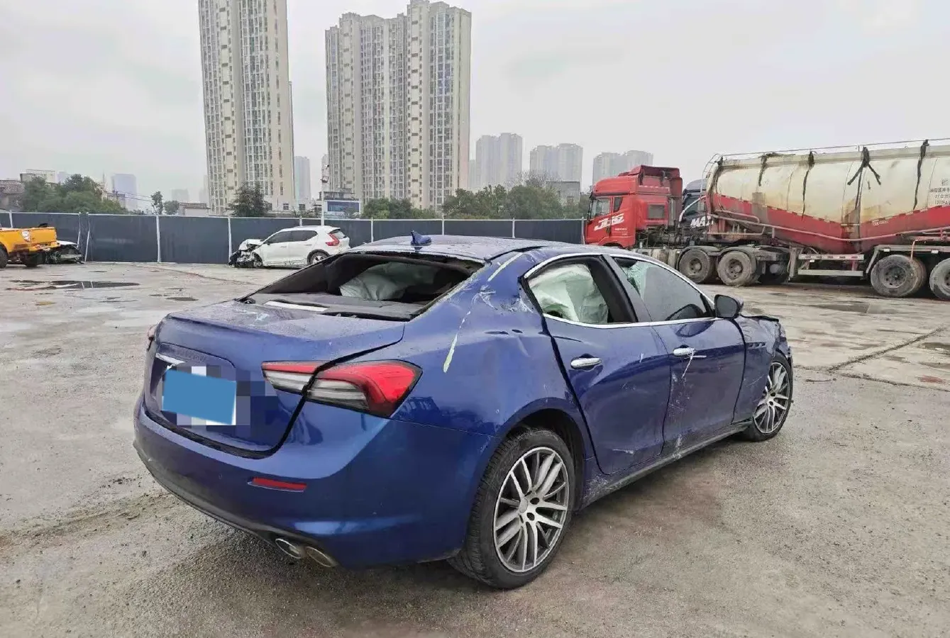 2021 Maserati Ghibli 2.0T 330HP L4 8AT,autocango,china used car exporter,china ev exporter,chinese used car exporter,chinese used ev exporter