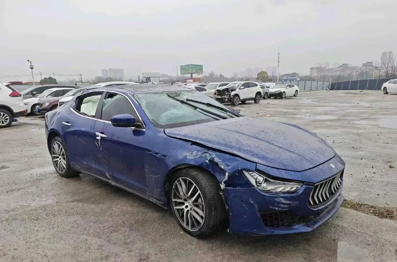 2021 Maserati Ghibli 2.0T 330HP L4 8AT,autocango,china used car exporter,china ev exporter,chinese used car exporter,chinese used ev exporter