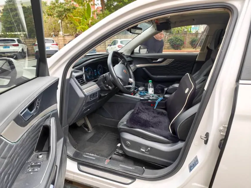 2022 HongQi HS5 2.0T 224HP L4 6AT,autocango,china used car exporter,china ev exporter,chinese used car exporter,chinese used ev exporter