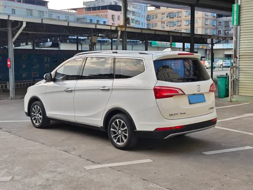 2017 BaoJun 730 1.5T 150HP L4 6MT,autocango,china used car exporter,china ev exporter,chinese used car exporter,chinese used ev exporter