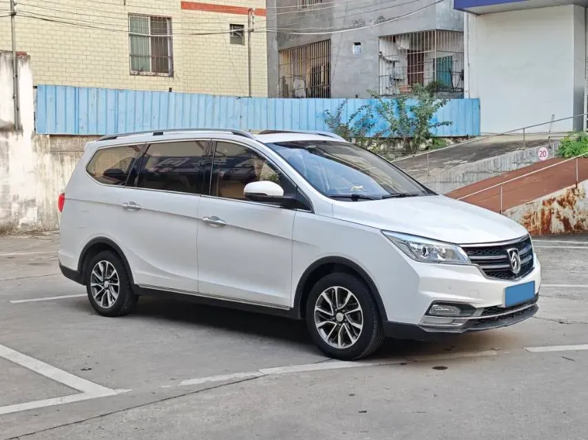 2017 BaoJun 730 1.5T 150HP L4 6MT,autocango,china used car exporter,china ev exporter,chinese used car exporter,chinese used ev exporter