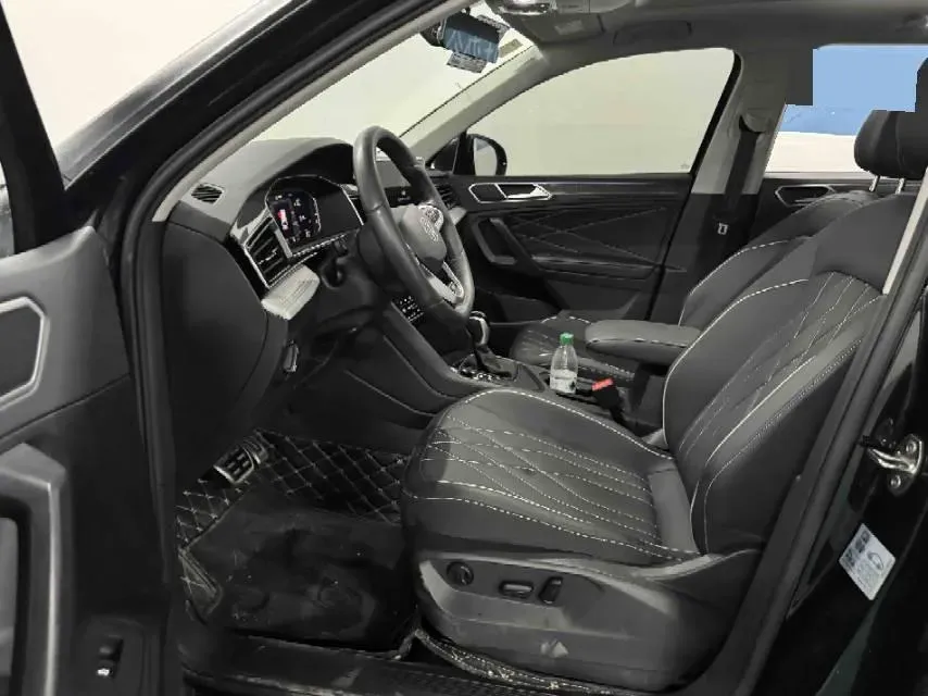 2024 Volkswagen Tiguan L 2.0T 186HP L4 7DCT,autocango,china used car exporter,china ev exporter,chinese used car exporter,chinese used ev exporter