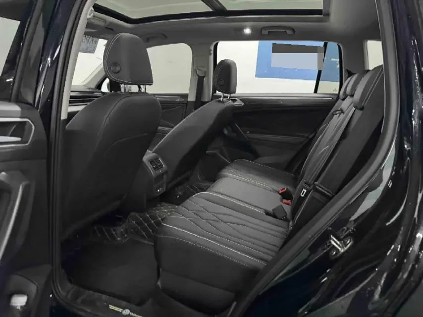 2024 Volkswagen Tiguan L 2.0T 186HP L4 7DCT,autocango,china used car exporter,china ev exporter,chinese used car exporter,chinese used ev exporter