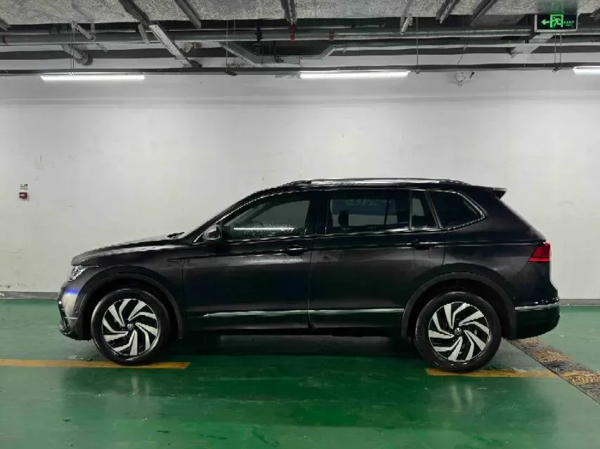 2024 Volkswagen Tiguan L 2.0T 186HP L4 7DCT,autocango,china used car exporter,china ev exporter,chinese used car exporter,chinese used ev exporter
