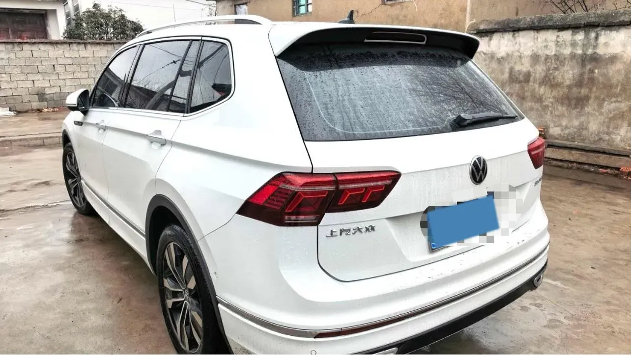 2024 Volkswagen Tiguan L 2.0T 186HP L4 7DCT,autocango,china used car exporter,china ev exporter,chinese used car exporter,chinese used ev exporter