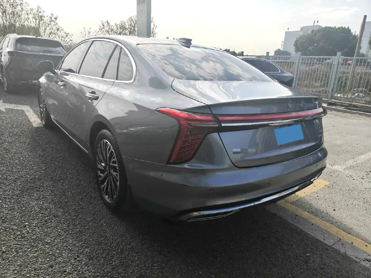 2023 HongQi H5 2.0T 224HP L4 8AT,autocango,china used car exporter,china ev exporter,chinese used car exporter,chinese used ev exporter