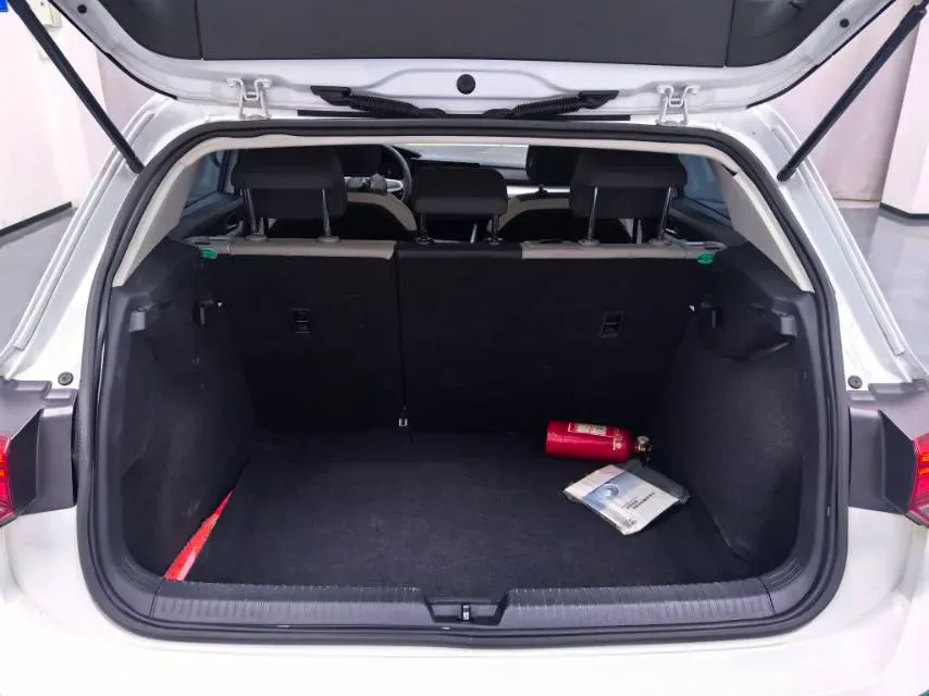 2023 Volkswagen Golf 1.2T 116HP L4 7DCT,autocango,china used car exporter,china ev exporter,chinese used car exporter,chinese used ev exporter