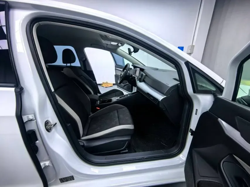 2023 Volkswagen Golf 1.2T 116HP L4 7DCT,autocango,china used car exporter,china ev exporter,chinese used car exporter,chinese used ev exporter