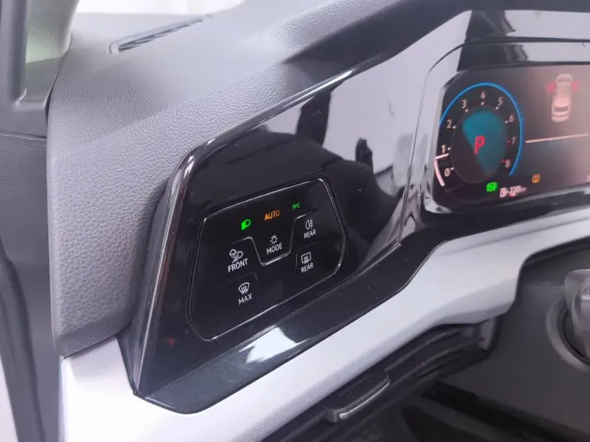 2023 Volkswagen Golf 1.2T 116HP L4 7DCT,autocango,china used car exporter,china ev exporter,chinese used car exporter,chinese used ev exporter