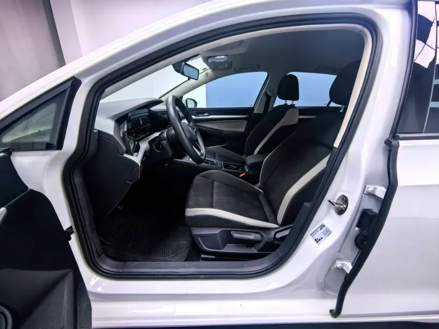 2023 Volkswagen Golf 1.2T 116HP L4 7DCT,autocango,china used car exporter,china ev exporter,chinese used car exporter,chinese used ev exporter