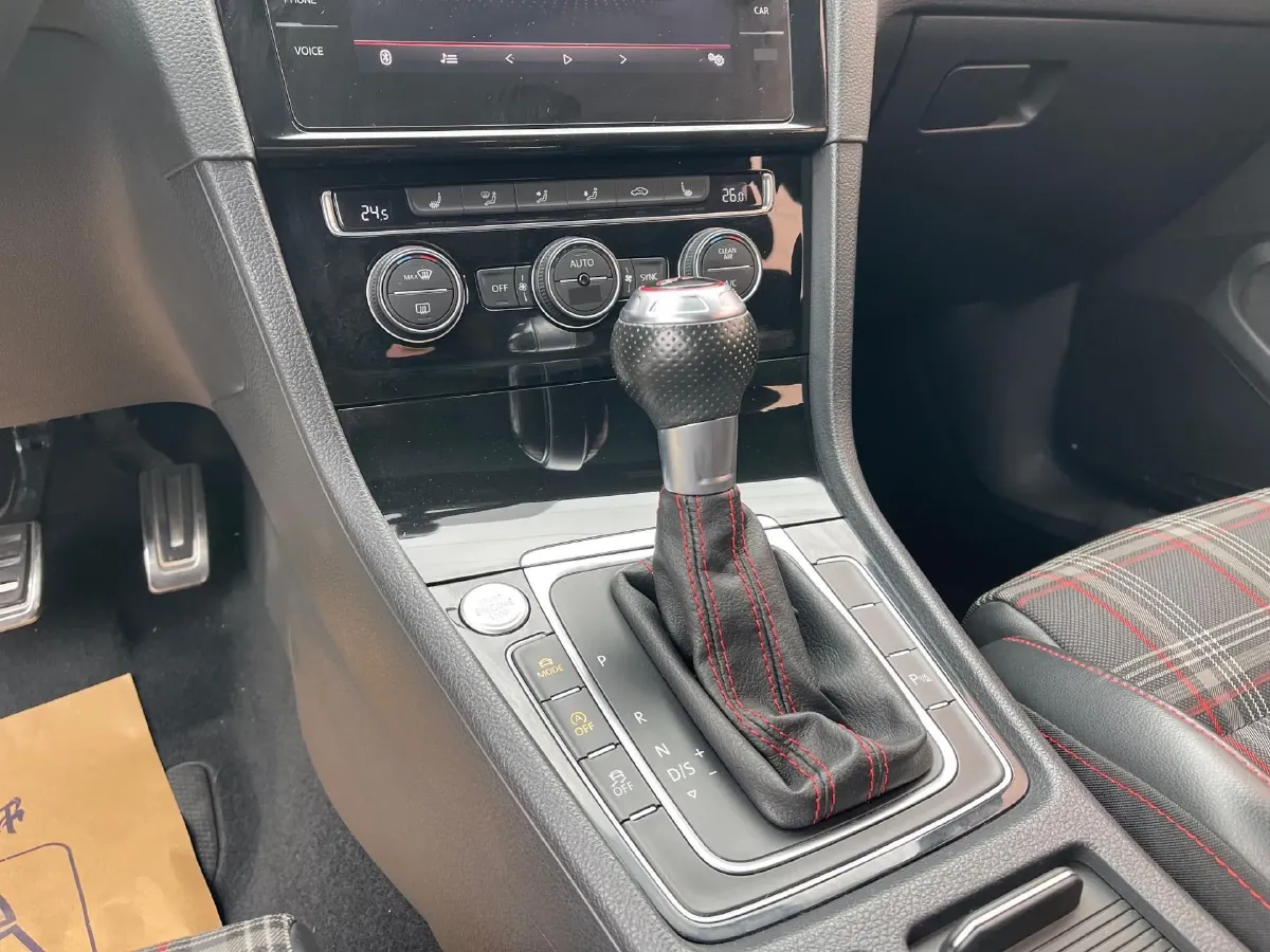 2018 Volkswagen GolfGTI 2.0T 220HP L4 7DCT,autocango,china used car exporter,china ev exporter,chinese used car exporter,chinese used ev exporter