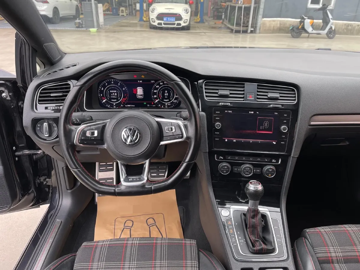 2018 Volkswagen GolfGTI 2.0T 220HP L4 7DCT,autocango,china used car exporter,china ev exporter,chinese used car exporter,chinese used ev exporter