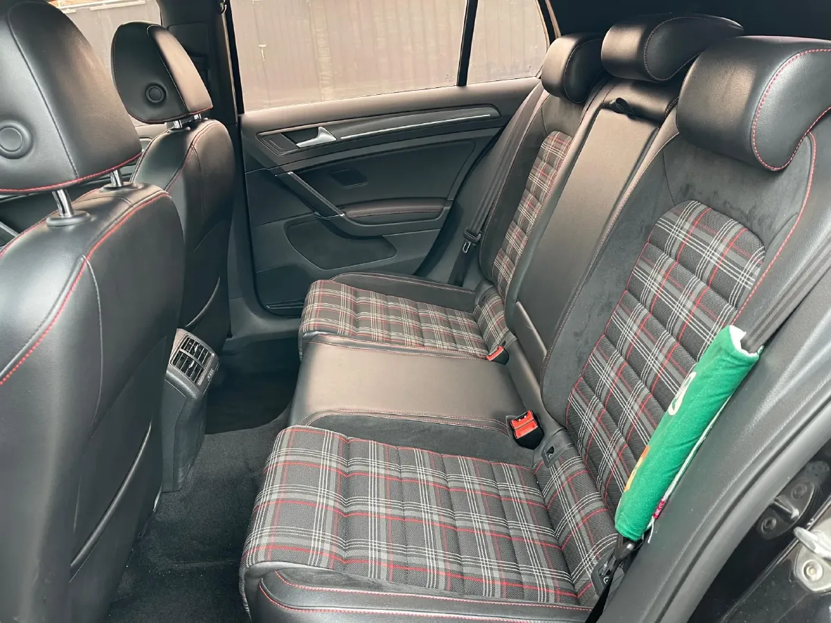 2018 Volkswagen GolfGTI 2.0T 220HP L4 7DCT,autocango,china used car exporter,china ev exporter,chinese used car exporter,chinese used ev exporter