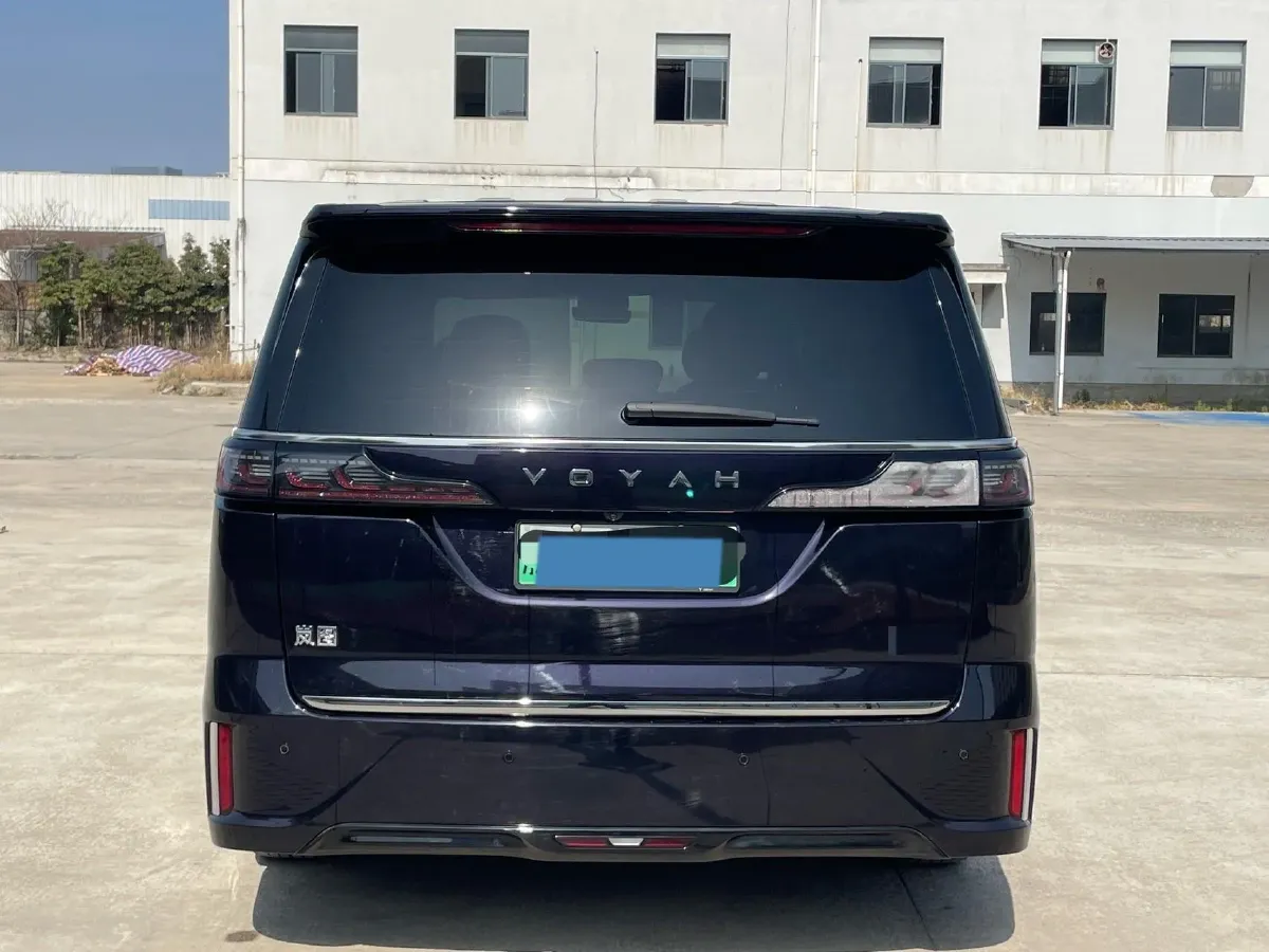 2024 Voyah Dream 1.5T 150HP L4 PHEV 43KWH,autocango,china used car exporter,china ev exporter,chinese used car exporter,chinese used ev exporter