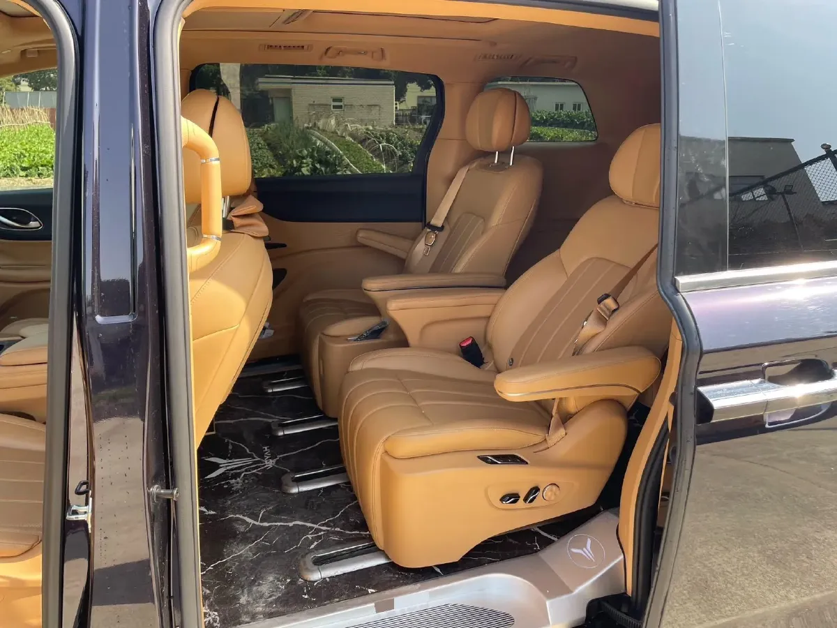 2024 Voyah Dream 1.5T 150HP L4 PHEV 43KWH,autocango,china used car exporter,china ev exporter,chinese used car exporter,chinese used ev exporter