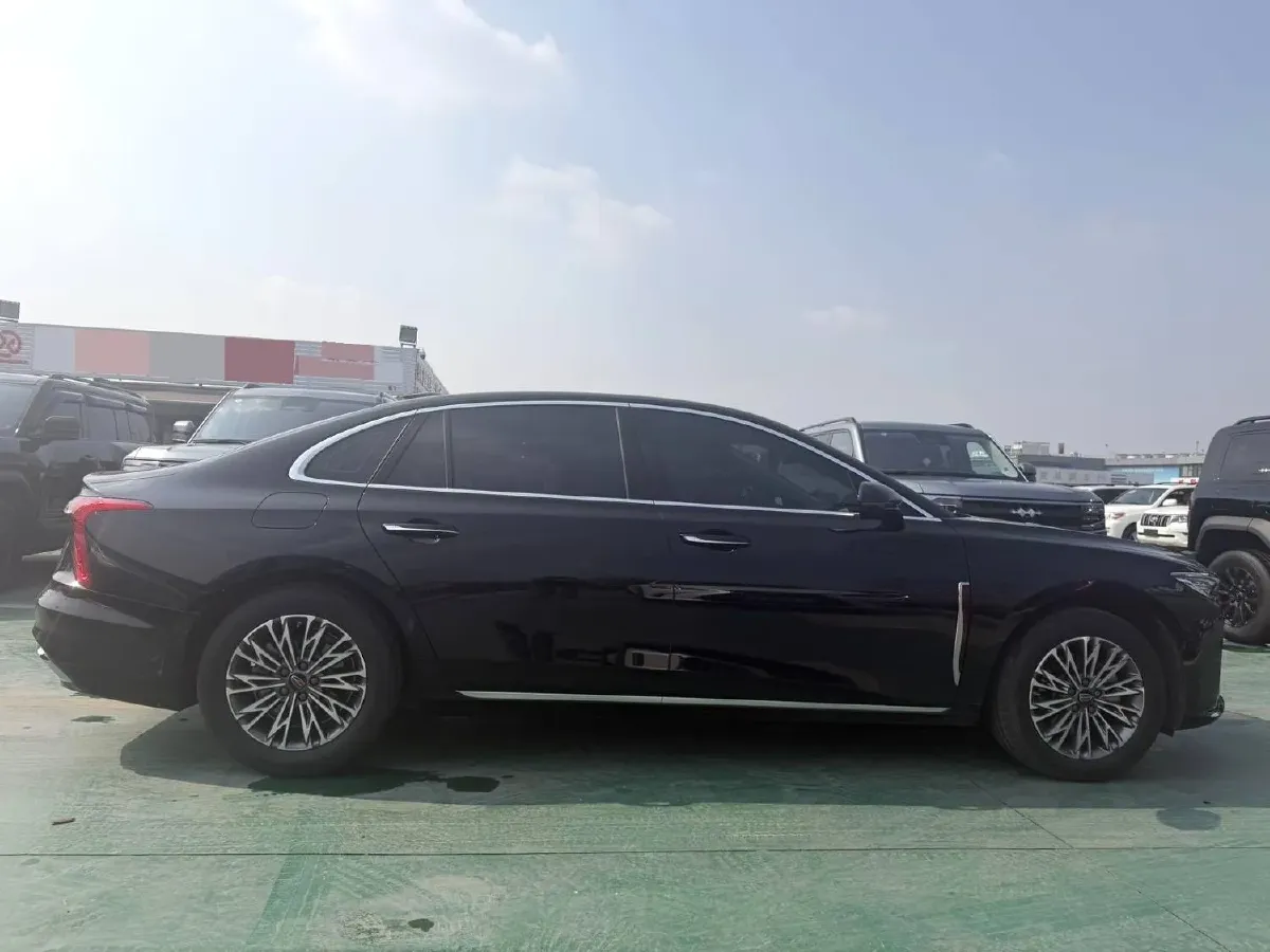 2023 HongQi H5 2.0T 224HP L4 8AT,autocango,china used car exporter,china ev exporter,chinese used car exporter,chinese used ev exporter