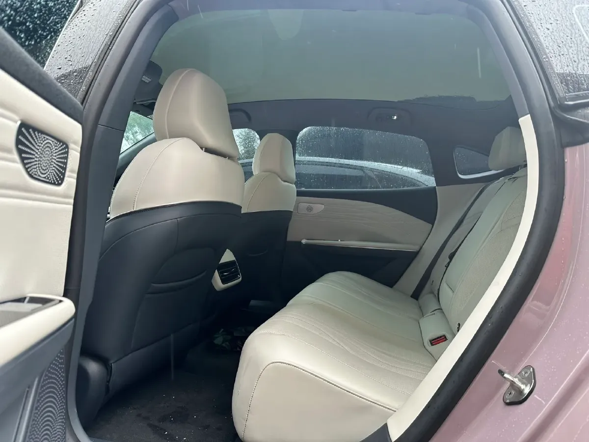 2024 Geely Galaxy E8 BEV 62KWH,autocango,china used car exporter,china ev exporter,chinese used car exporter,chinese used ev exporter