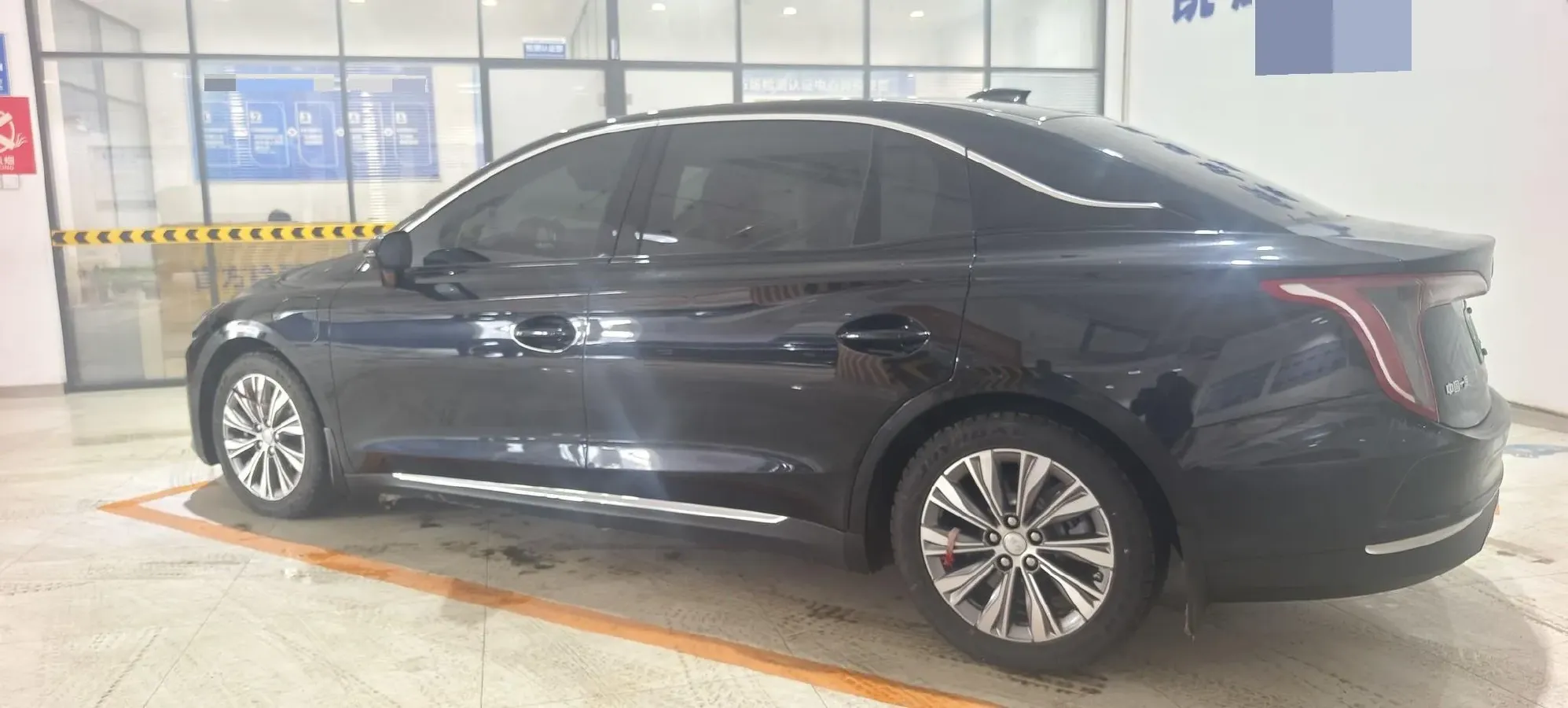 2024 HongQi E-QM5 BEV 72KWH,autocango,china used car exporter,china ev exporter,chinese used car exporter,chinese used ev exporter