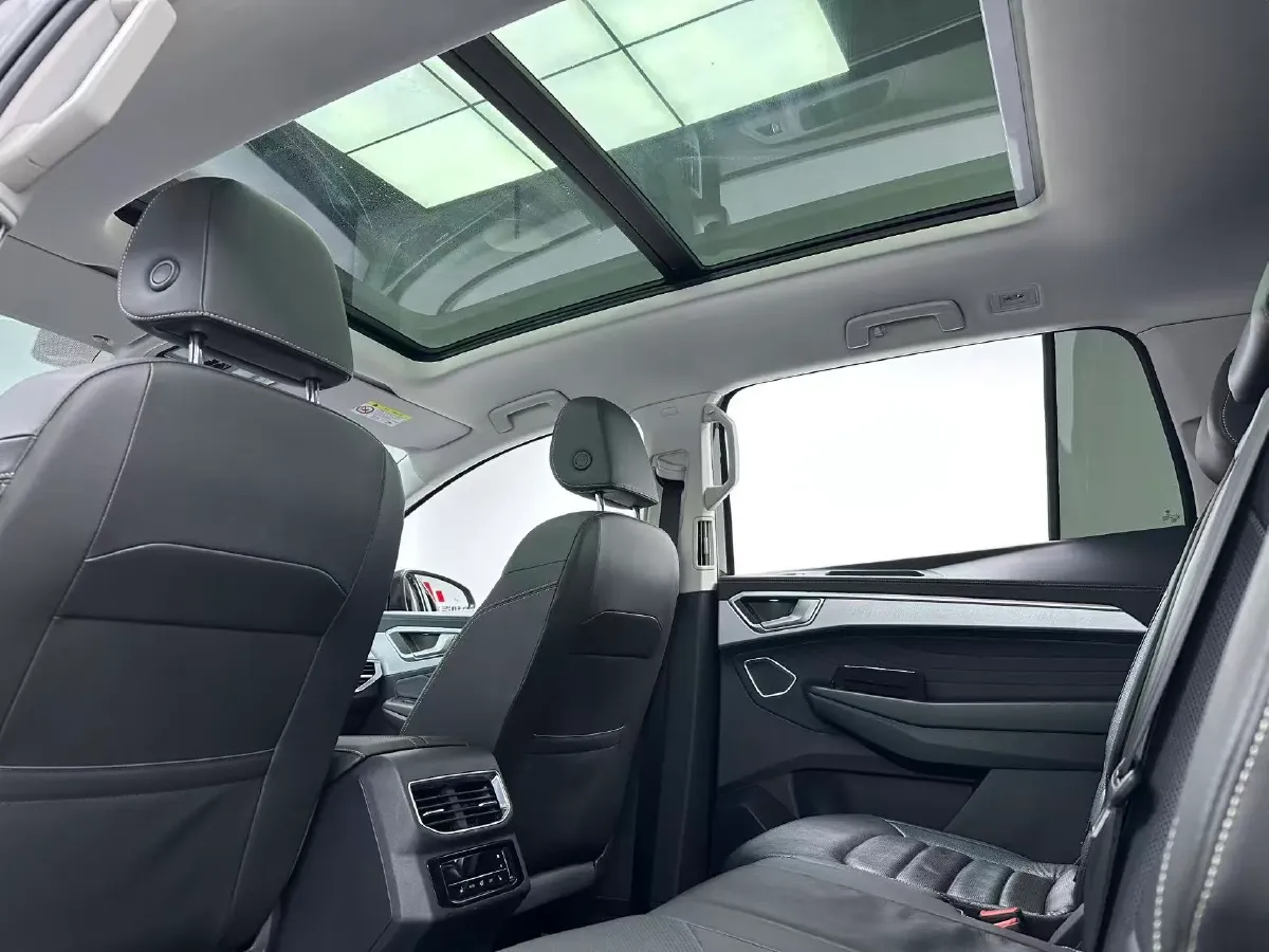 2021 Volkswagen Talagon 2.0T 220HP L4 7DCT,autocango,china used car exporter,china ev exporter,chinese used car exporter,chinese used ev exporter