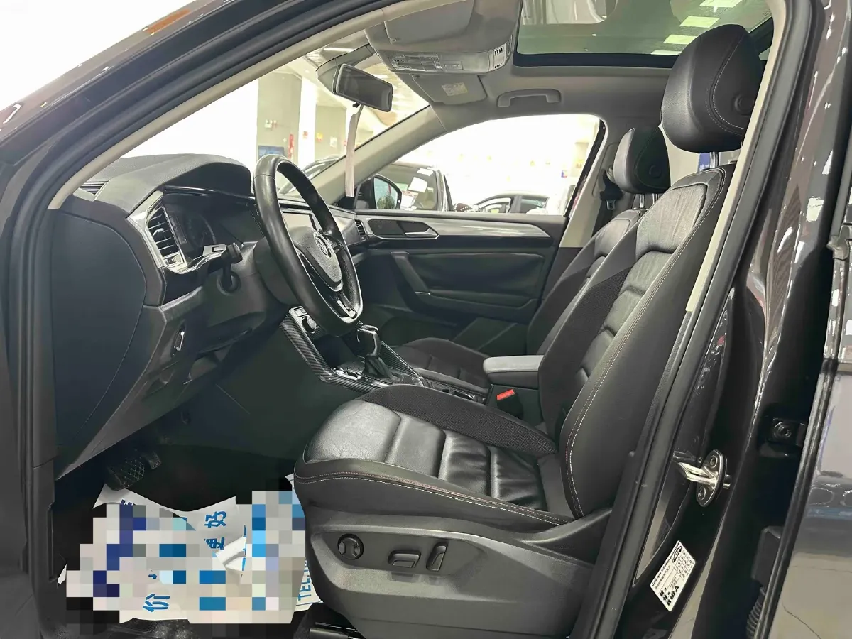 2019 Jeep Cherokee 2.0T 234HP L4 9AT,autocango,china used car exporter,china ev exporter,chinese used car exporter,chinese used ev exporter