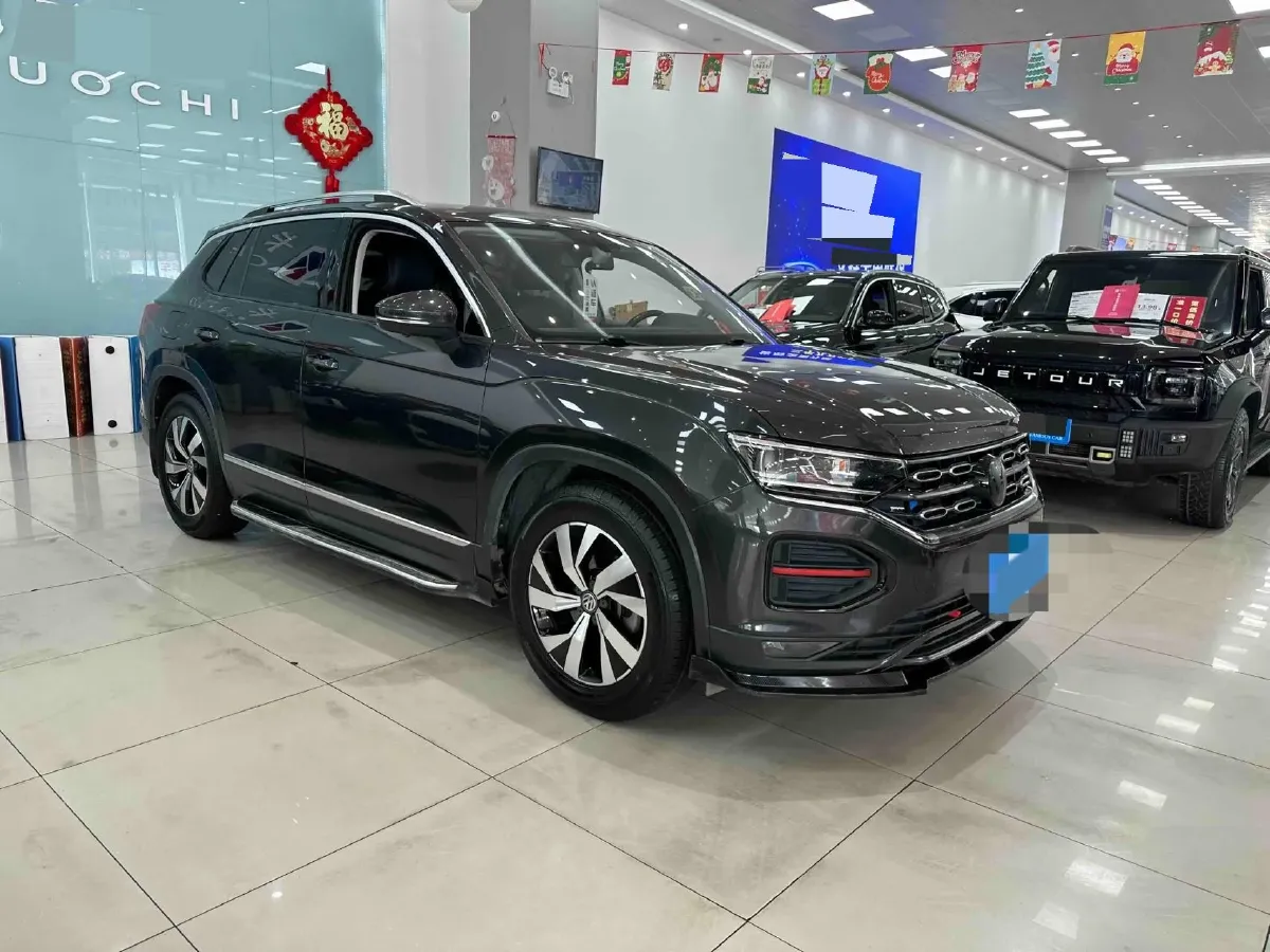 2019 Jeep Cherokee 2.0T 234HP L4 9AT,autocango,china used car exporter,china ev exporter,chinese used car exporter,chinese used ev exporter
