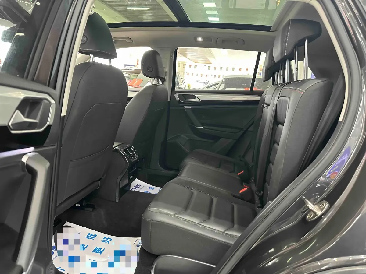 2019 Jeep Cherokee 2.0T 234HP L4 9AT,autocango,china used car exporter,china ev exporter,chinese used car exporter,chinese used ev exporter